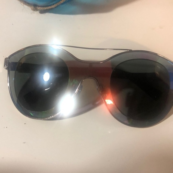 Giorgio Armani Sunglasses - Picture 3 of 7